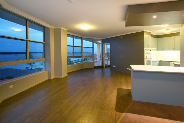 New Buildings Selling as High as $10,000 sq meter, here the owners expectation is less than $2000 per sq meter Picture 3