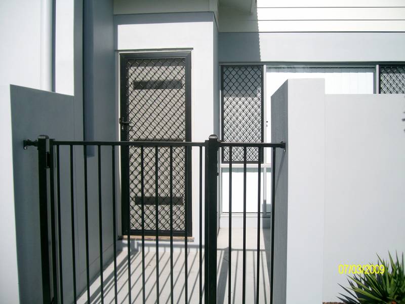 BRAND NEW TOWNHOUSE! Picture 3