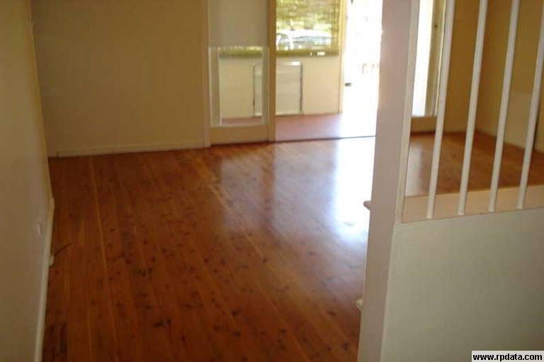 3 bedroom house Picture 3