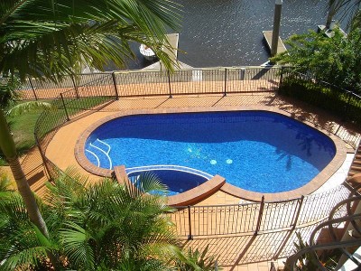 Large Three Bedroom penthouse with 4 car garaging Picture