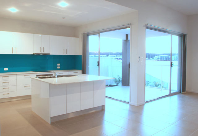 NORTH TO WATER ON RUNAWAY LAGOON Picture 2