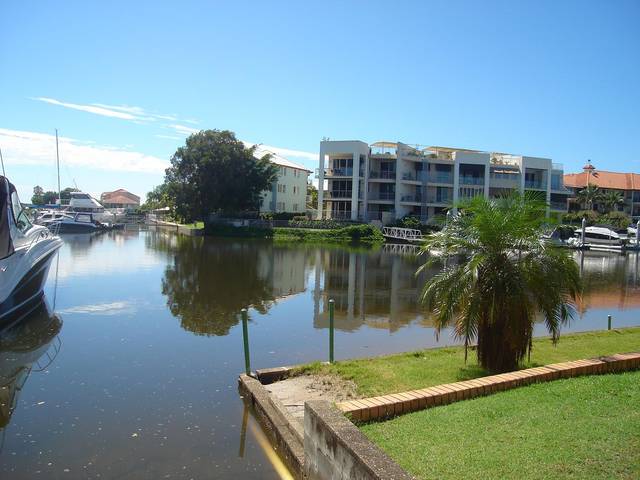 Walk everywhere Picture 1