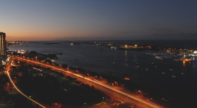 Spectacular Sub Penthouse in Heart of Gold Coast Picture 3