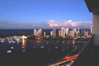 Spectacular Sub Penthouse in Heart of Gold Coast Picture