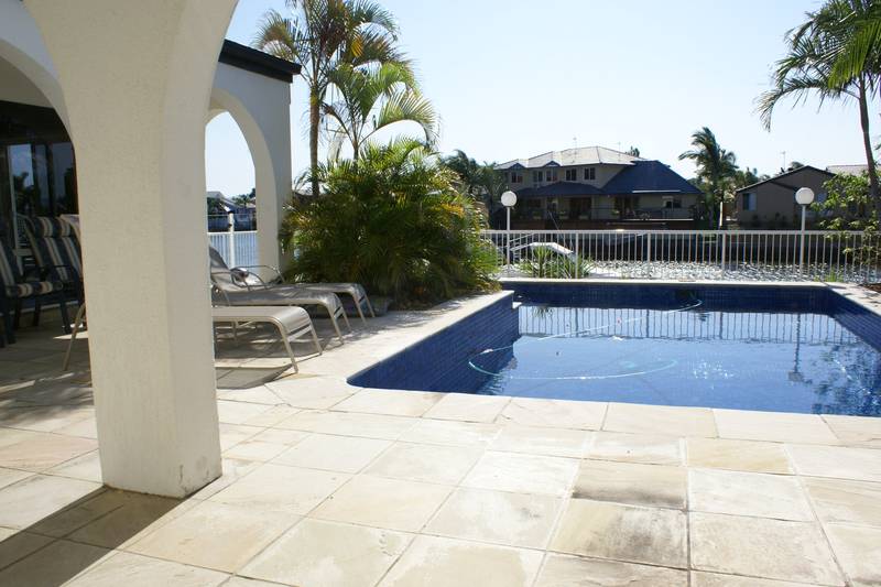 Over 50sq of Luxury Waterfront Living! Picture 3