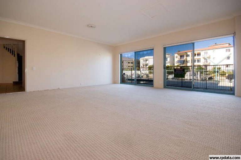 BROADWATER DUAL LIVING LUXURY HOME
BRIDGE FREE Picture 2