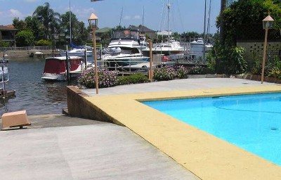 CHEAPEST WATERFRONT HOME EAST OF BAYVIEW STREET! Picture