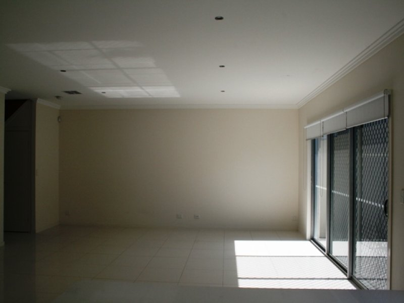 BROADWATER LUXURY HOME Picture 3