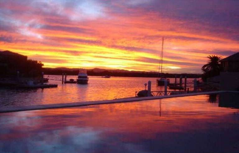 Sovereign Islands Best Buy Overlooking The Broadwater Picture 1