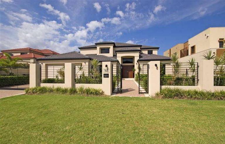 Sovereign Islands Best Buy Overlooking The Broadwater Picture 2