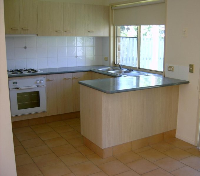 NEAT & TIDY DUPLEX!! Picture 2