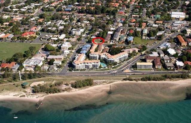 Fully furnished
ALMOST NEW TOWNHOUSE- JUST A STROLL FROM BROADWATER Picture 1