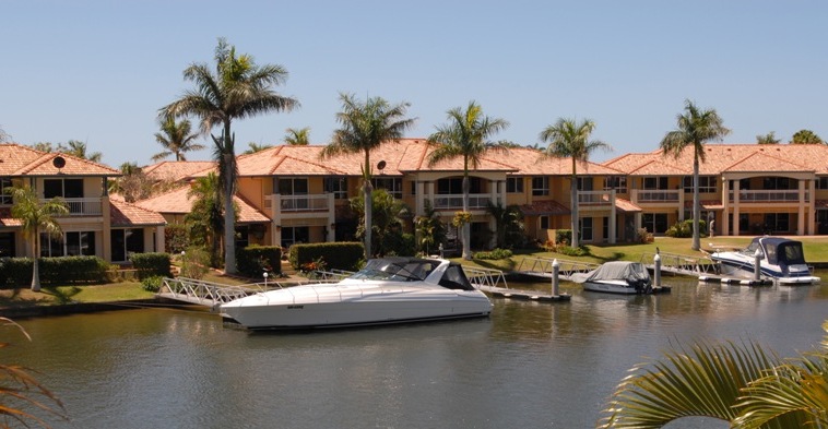 NORTH TO WATER WITH SELF CONTAINED GRANNY FLAT Picture 1