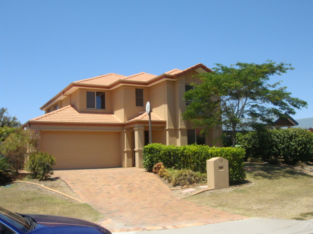 CRESTWOOD HEIGHTS BEST BUY Picture 1