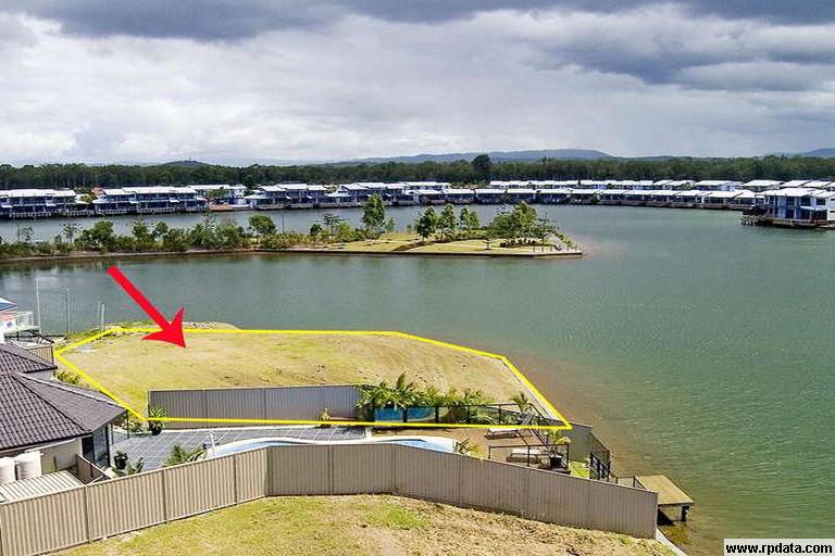 Cheapest Waterfront Land, Owners Want it SOLD Picture 1