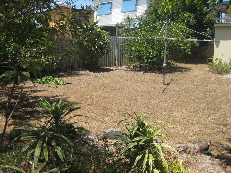 CUTE CUL-DE-SAC HOME Picture 2