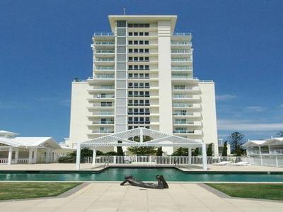 Broadwater Living at Its Best Picture Broadwater Living at Its Best Picture