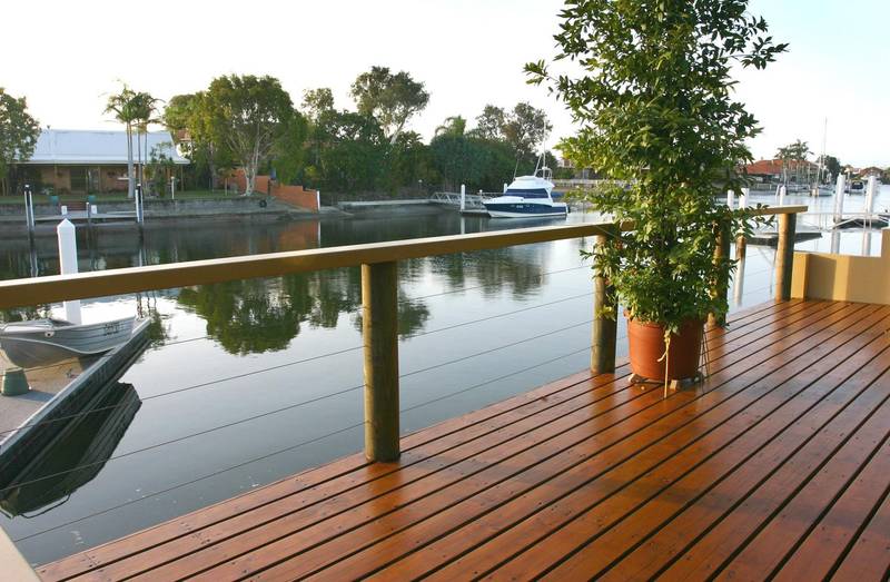 BROADWATER MAGIC - ABSOLUTE BEACHFRONT! Picture 1