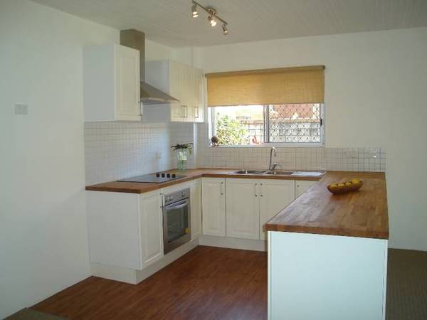 Ground Floor Waterfront Apartment Picture 3