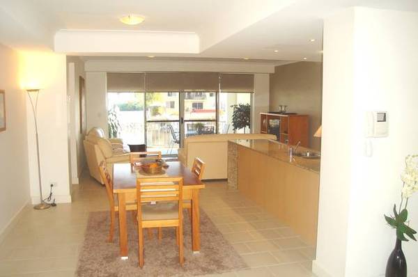 SUPERIOR LUXURIOUS APARTMENT Picture 2