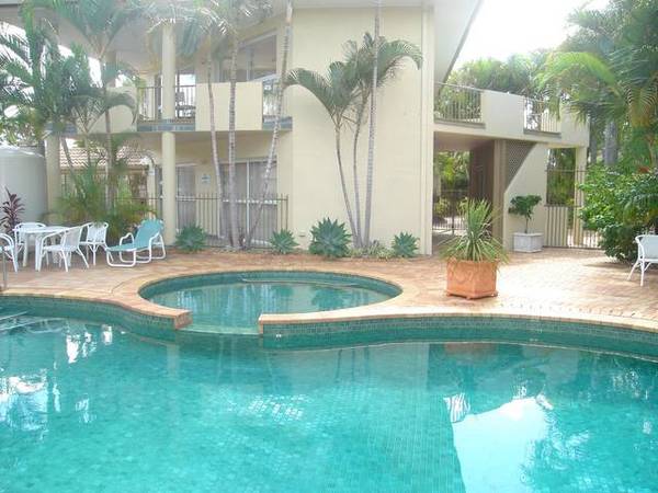 WATERFRONT LIVING WITH GREAT POTENTIAL! Picture 3