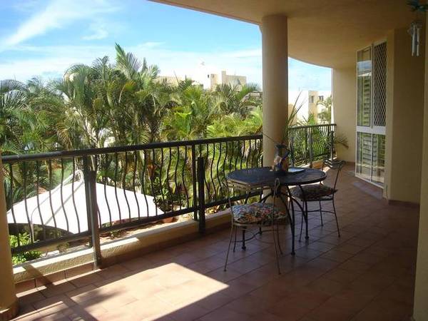 PRIVACY PLUS, IN YOUR OWN TROPICAL OASIS! Picture 2