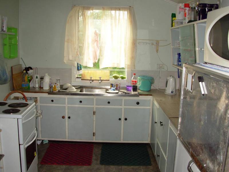 Corner street house Picture 2