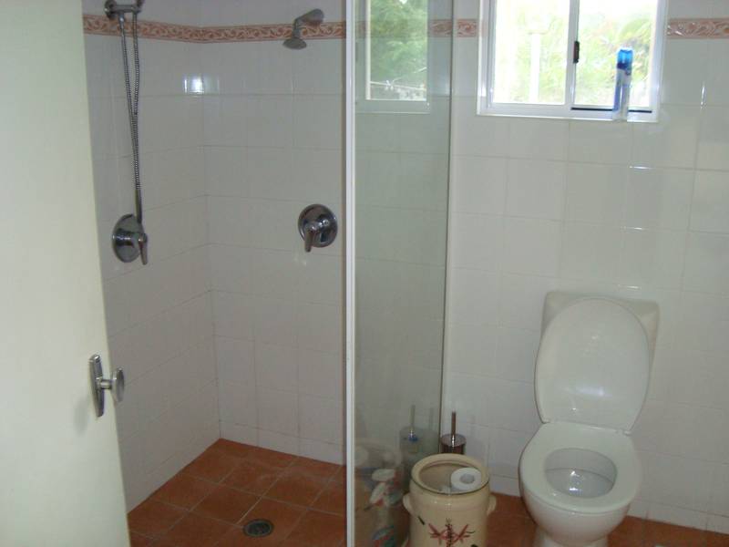 Home overlooking the beach Picture 1