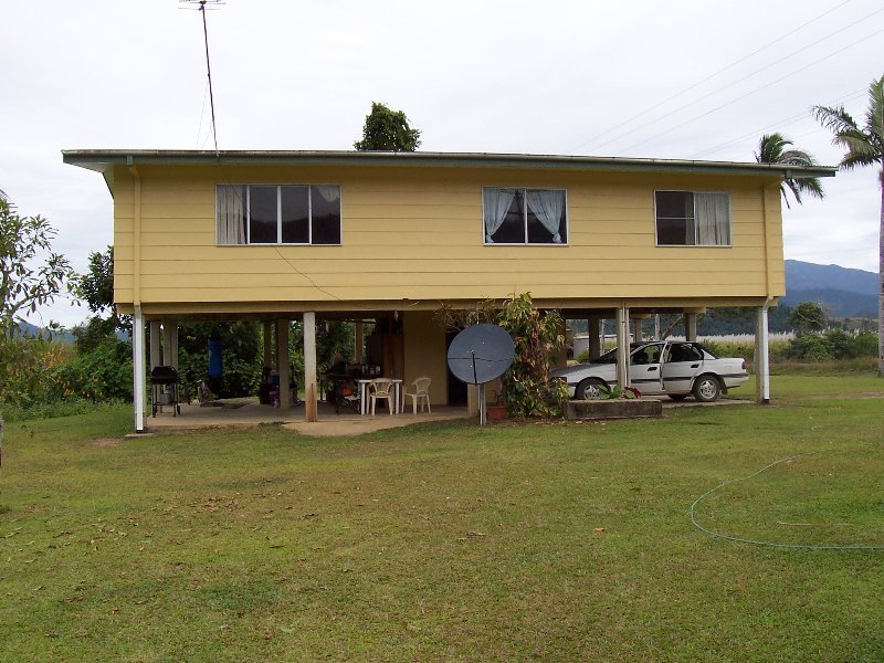 COUNTRY LIVING Picture 1