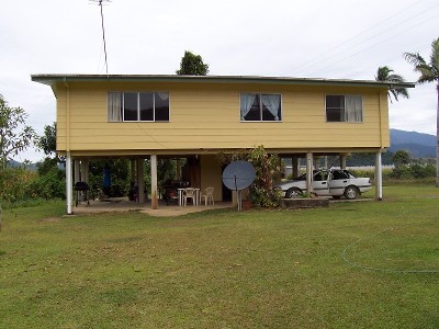 COUNTRY LIVING Picture