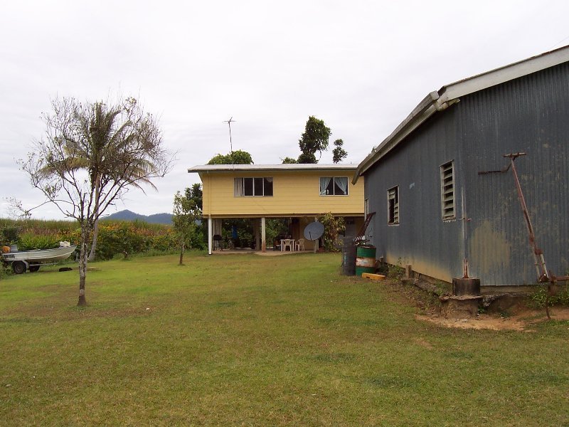 COUNTRY LIVING Picture 2