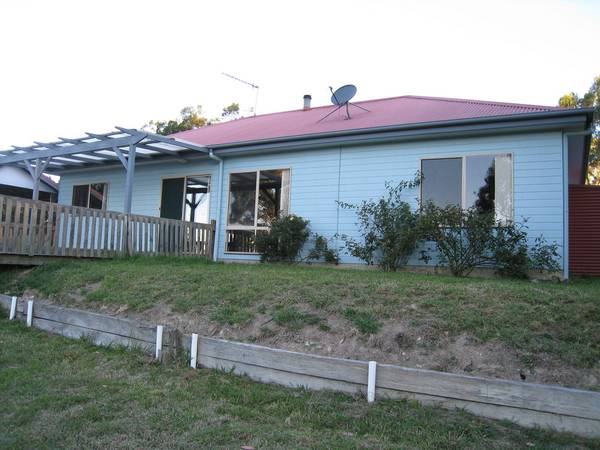 Berlang Road - Majors Creek Picture 1