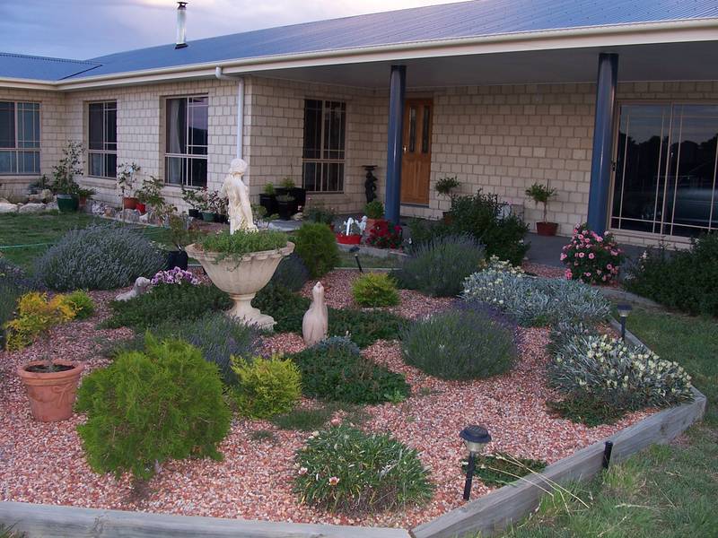 Grand Country Home Picture 1