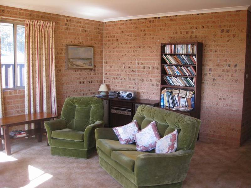 EASY LIVING TOWNHOUSE Picture 3