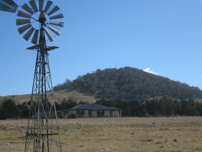 Premier Property - Rural Views Picture 2