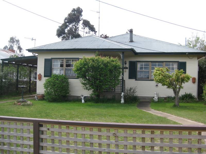 Well Maintained Cottage Picture 1