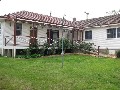 FAMILY HOME ON HUGE BLOCK Picture