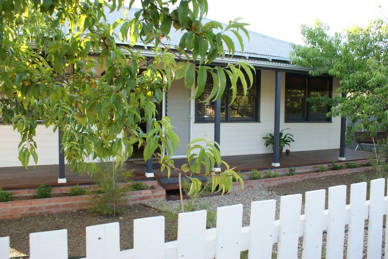 Centrally Located Cottage Picture 2