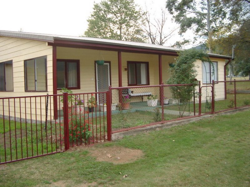 ARALUEN VALLEY COTTAGE Picture 1