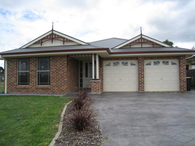 DRESS CIRCLE LOCATION Picture 1