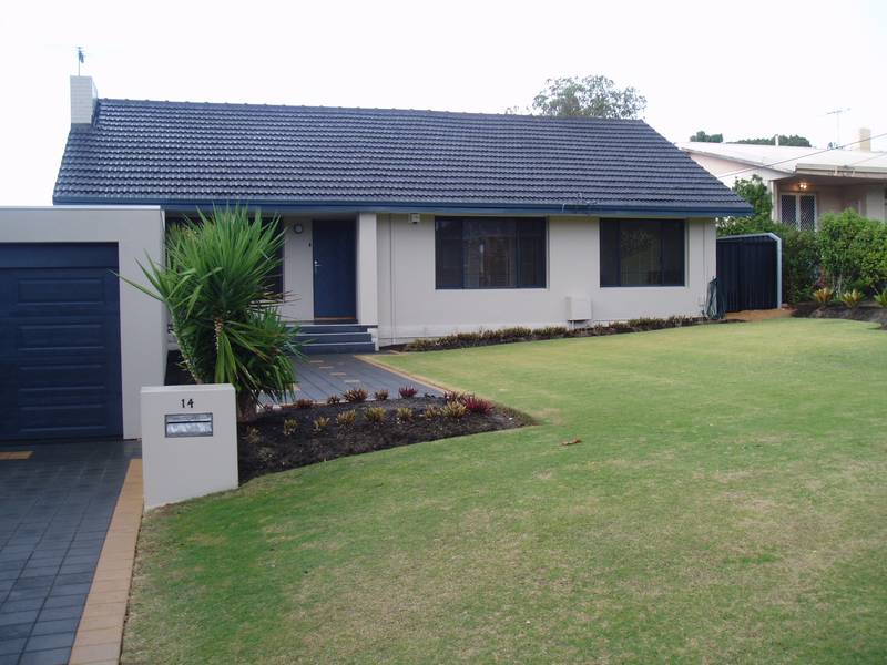 ***EXECUTIVE STYLE LIVING!!*** Picture 2