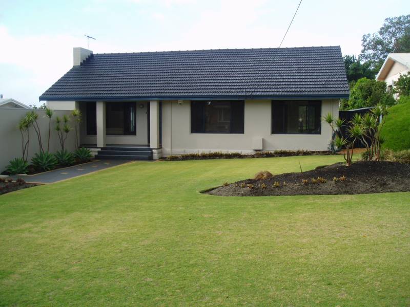 ***EXECUTIVE STYLE LIVING!!*** Picture 1