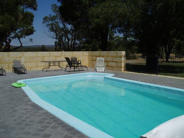 41.5 ACRES OF PRIME LAND WITH 3 X 2 HOME - NOW UNDER OFFER Picture 3