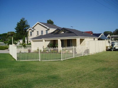 UNBEATABLE RIVERSIDE LOCATION!! Picture