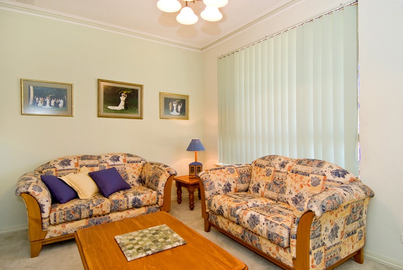 SENSATIONAL FAMILY HOME Picture 3