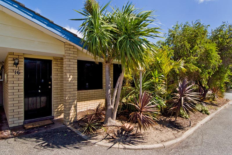 RIVER LOCATION - VILLA Picture 2