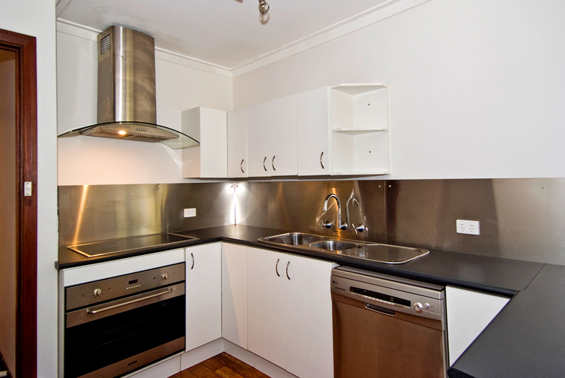 RIVER LOCATION - VILLA Picture 3