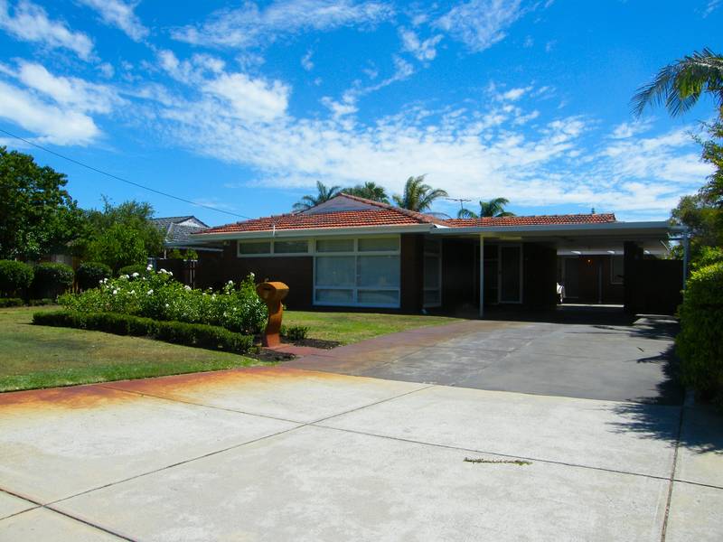 BONUS GRANNY FLAT WITH LOVELY FAMILY HOME - 1st Home Open Sun 29th 1.00 - 2.00 Picture 3