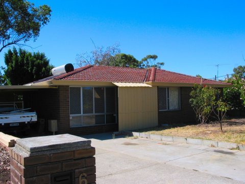 JUST LISTED - GREAT 1ST HOME BUYER!!
BY APPOINTMENT Picture 1