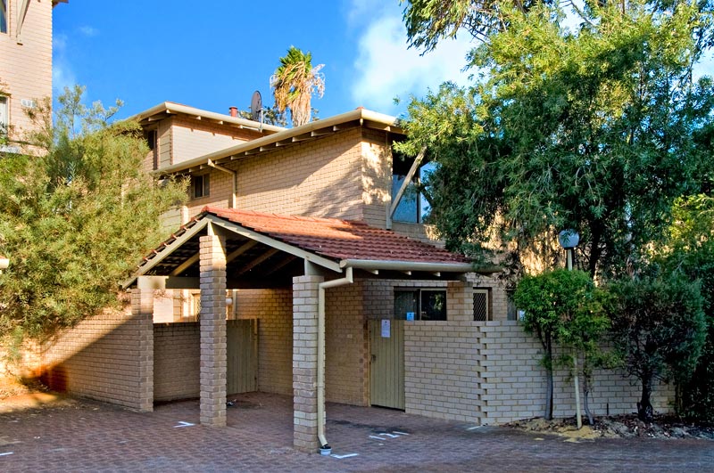 TWO BEDROOM TOWNHOUSE - RIVER WALK WAYS Picture 1